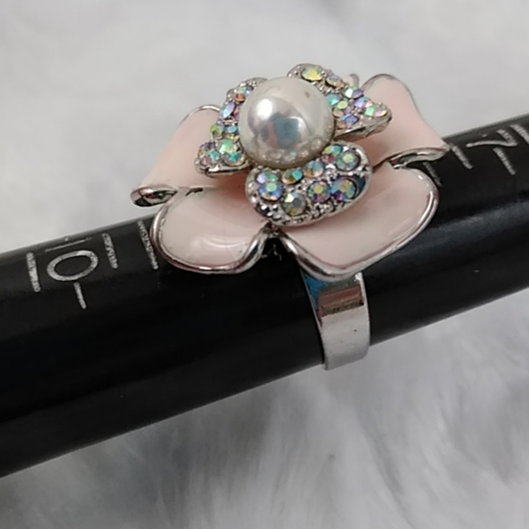 3/$15 Pink Flower Ring - Picture 5 of 6